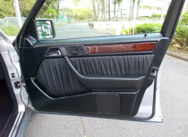 Mercedes-Benz E-Class 1995