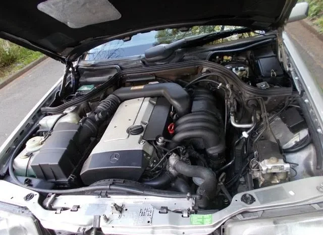 Mercedes-Benz E-Class 1995