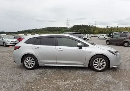 Toyota Corolla Touring Hybrid 2021
