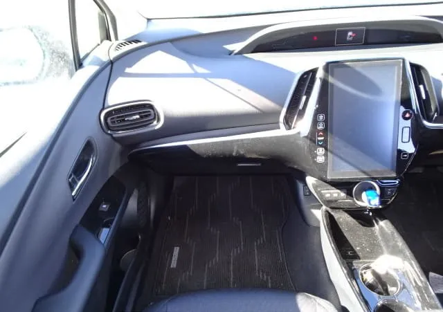 Toyota Prius PHV 2017