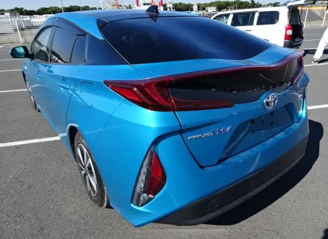 Toyota Prius PHV 2017