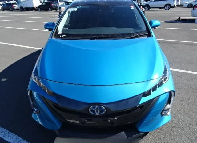 Toyota Prius PHV 2017