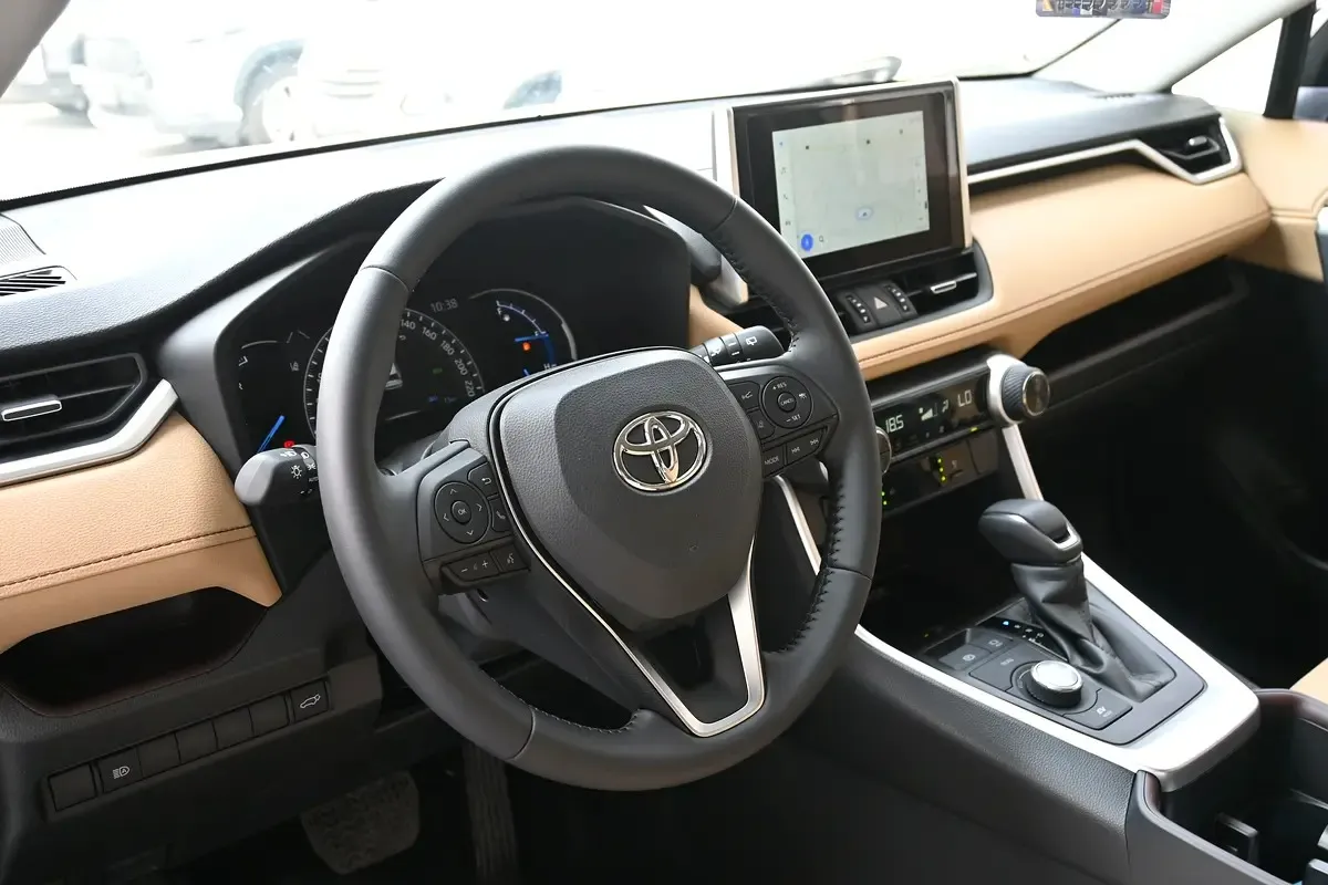 Toyota RAV4 Limited | Hybrid | 2025