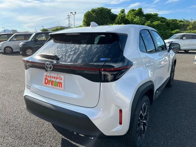 TOYOTA YARIS CROSS 2024