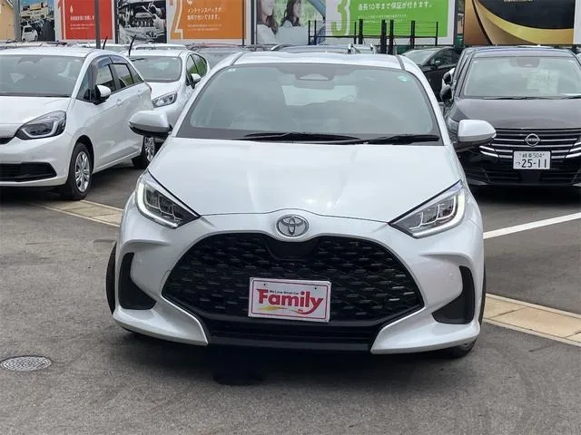 TOYOTA YARIS HYBRID 2024