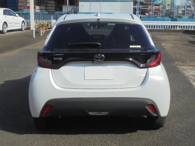 Toyota Yaris G 2025 (Pearl)