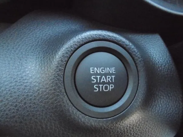 Toyota Yaris G 2025 (Pearl)