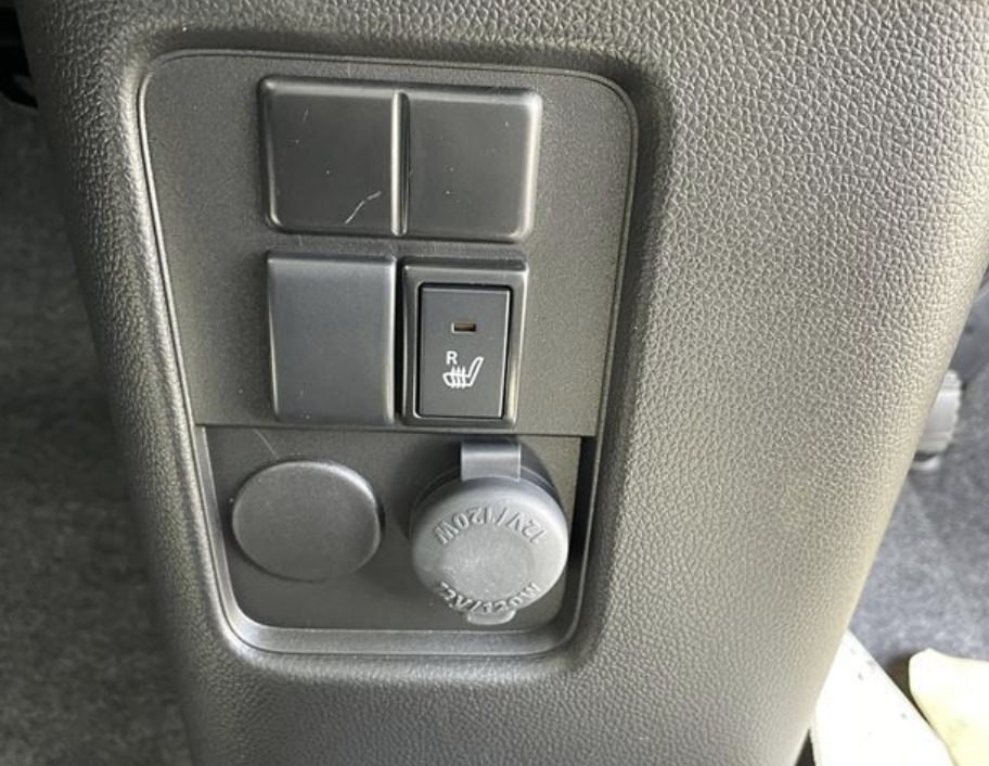 SUZUKI WAGON R FX – 2025